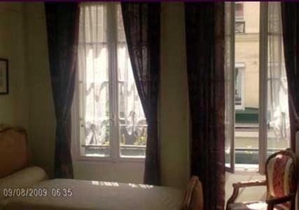 Hotel De Lille Louvre Paris Room photo